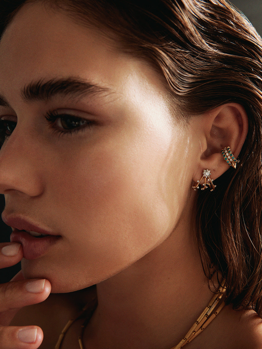 Star's Spike Stacking Earcuff (blue diamond, yellow gold)